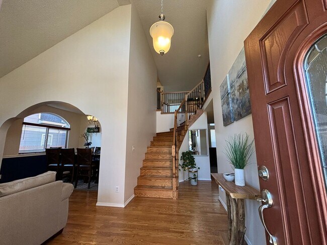 Foto del edificio - Meticulsly Maintained 5 Bedroom, 4 Bathroom Home