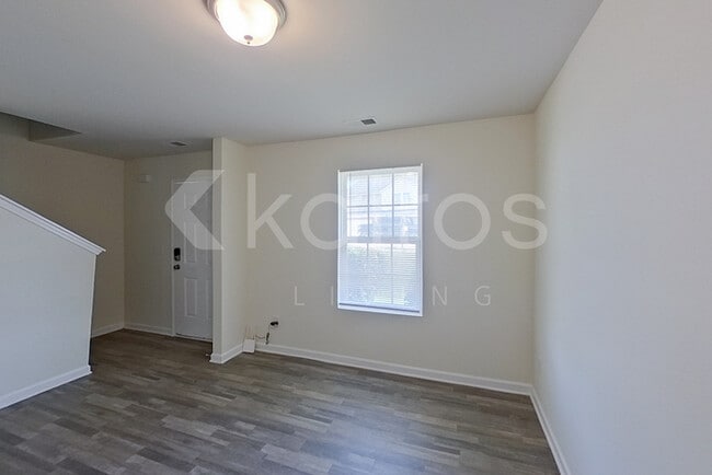 Building Photo - 232 Fox Chase Wy