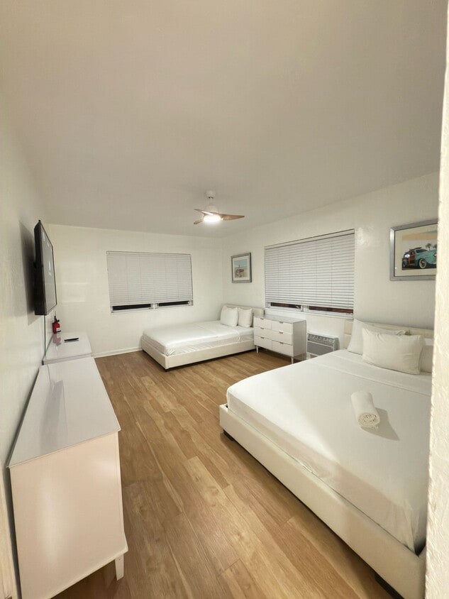 Photo - 545 Michigan Ave (Miami Beach, FL)