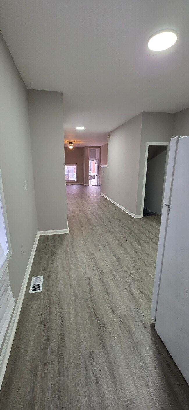 Foto del edificio - 2821 E Madison St