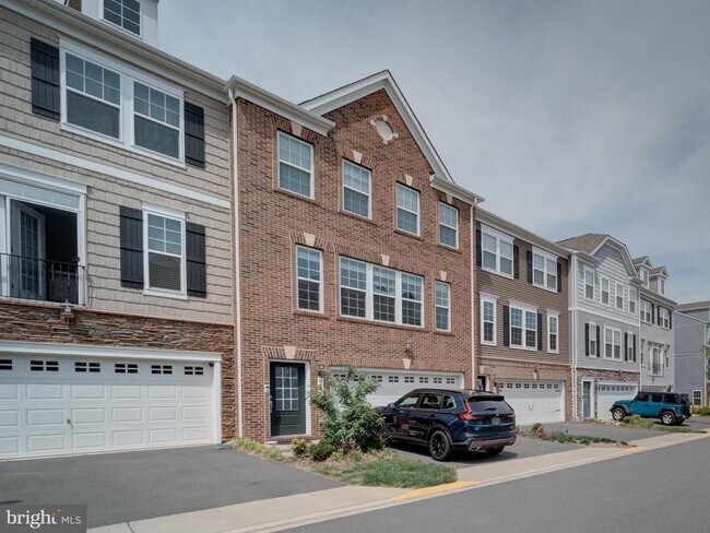 Foto del edificio - 8832 Englewood Farms Dr
