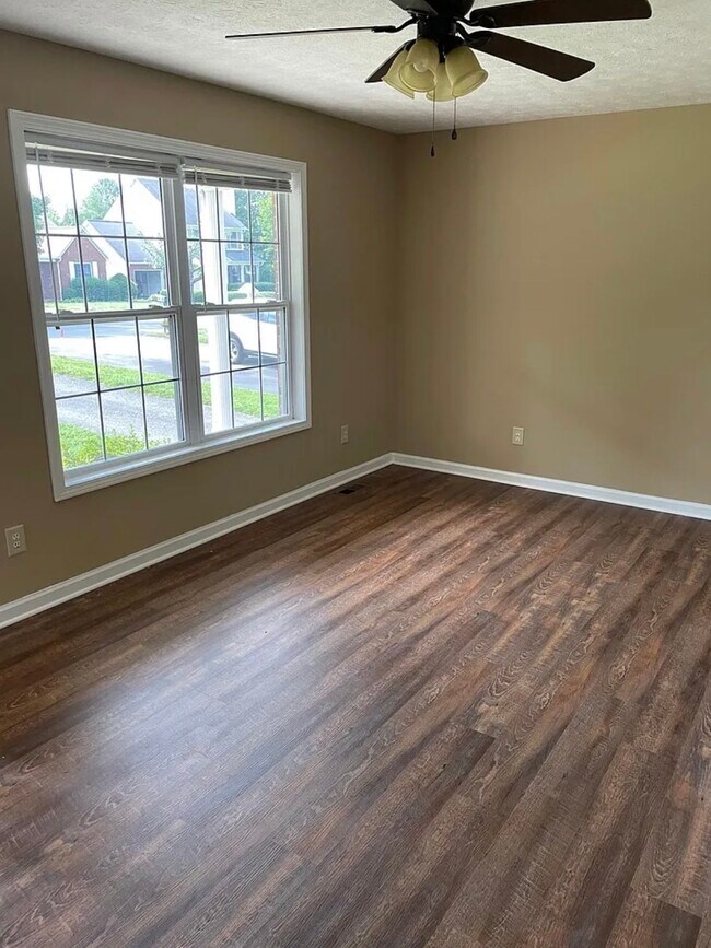 Foto del edificio - 928 Nottingham Dr