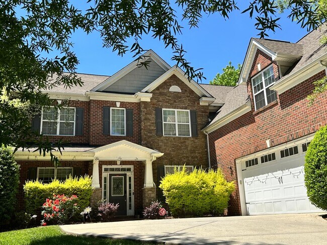 Foto del edificio - 10110 Paxton Run Rd