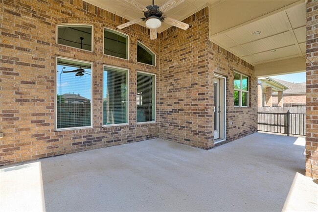 Building Photo - 213 Southern Cross Dr