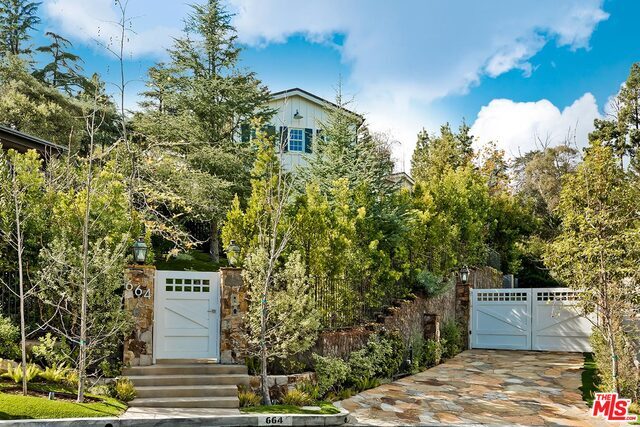 Foto principal - 664 Elkins Rd