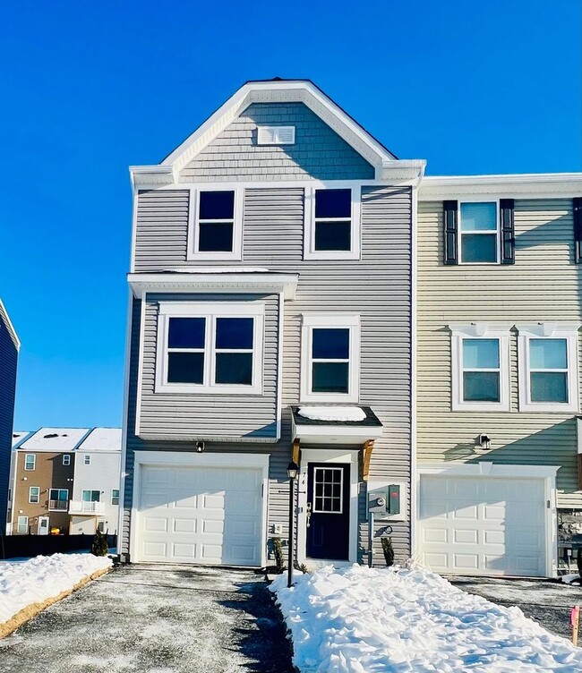 Foto del edificio - 74 Trotting Rd