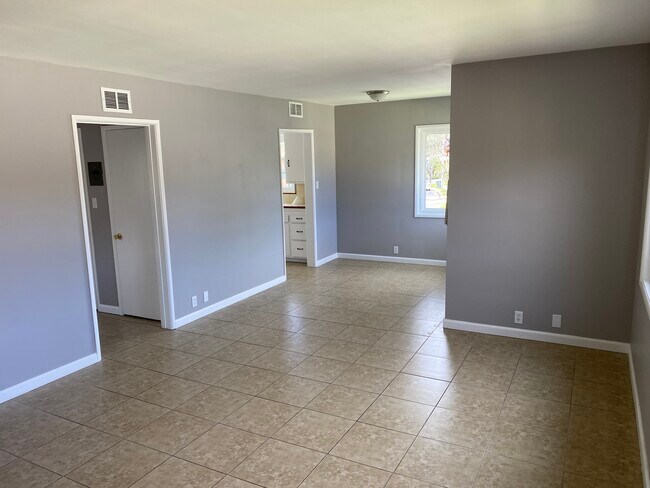 Foto del edificio - 8314 Sargent Ave