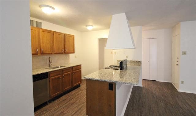 Building Photo - 10253 Sweet Gum St