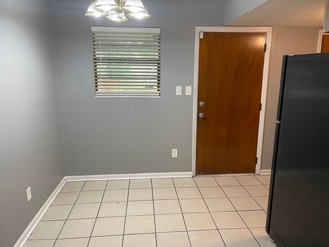 Building Photo - Botany Townhomes