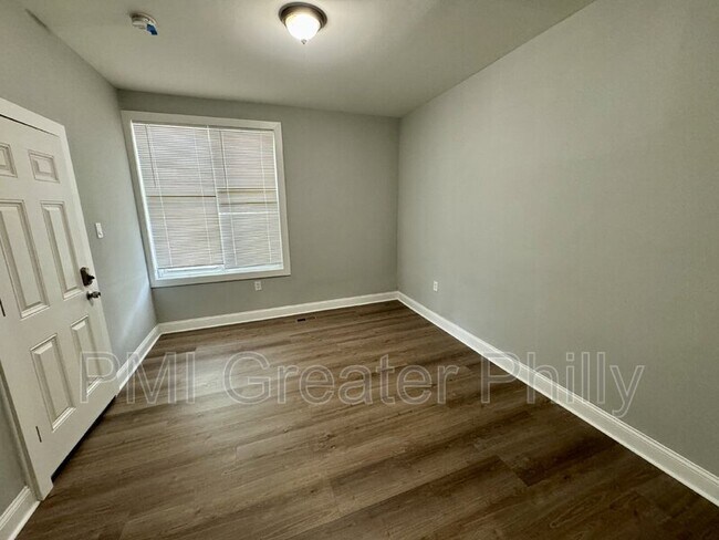 Foto del edificio - 4058 Parkside Ave