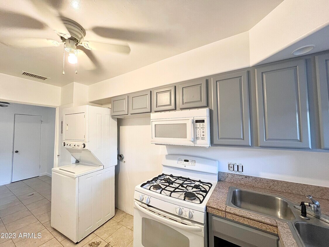 Foto del edificio - 2945 N 19th Ave