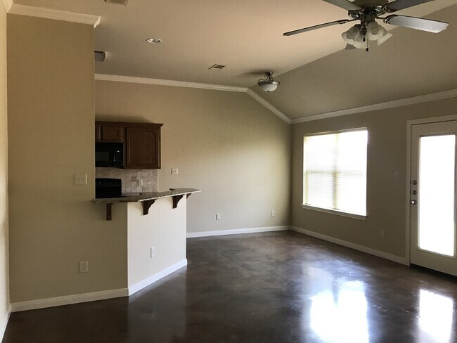 Foto del edificio - 3BR / 2BA Duplex in Hewitt, Texas | Midway...