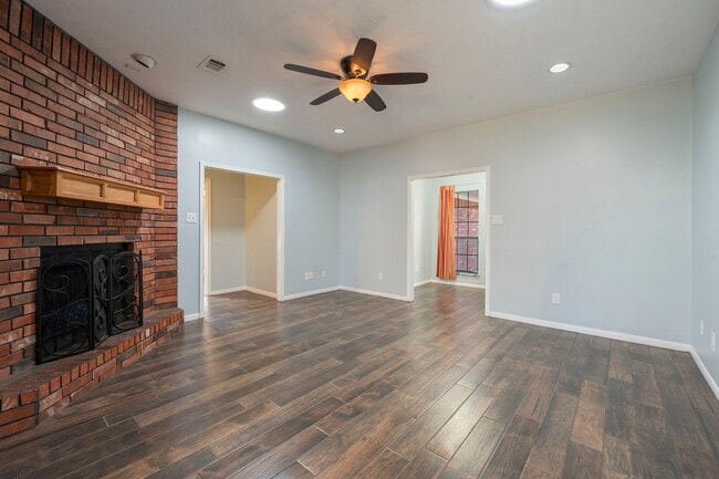 Building Photo - 3250 Callie Cir