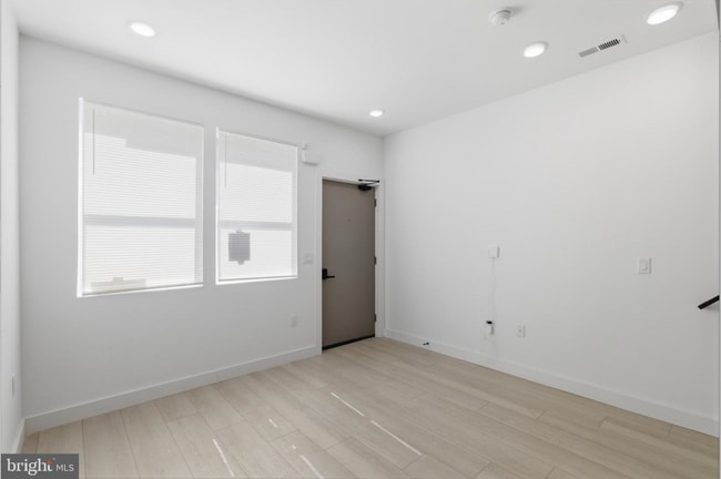 Photo - 1011 W Orleans St - Apartment