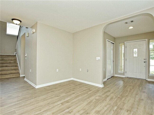 Foto del edificio - 5320 Krueger Ln