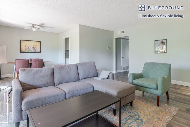 Foto del edificio - 801 Middlefield Rd