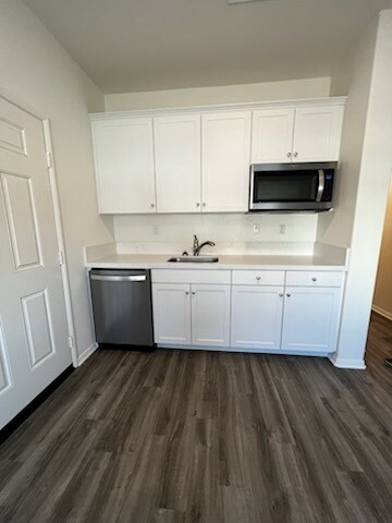 Building Photo - Pinon Court