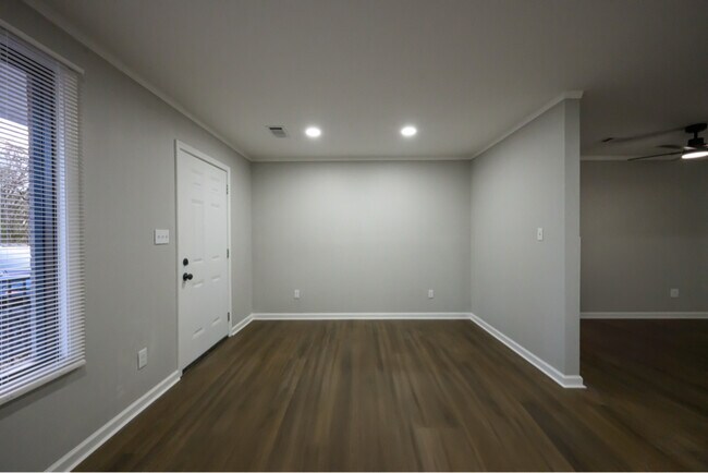 Foto del edificio - 185 E Charles St