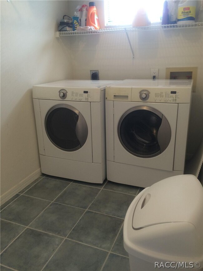 Foto del edificio - 791 E Hartford St