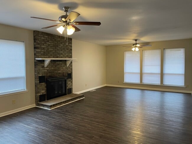 Building Photo - 7610 Choctaw Rd. Little Rock AR 72205