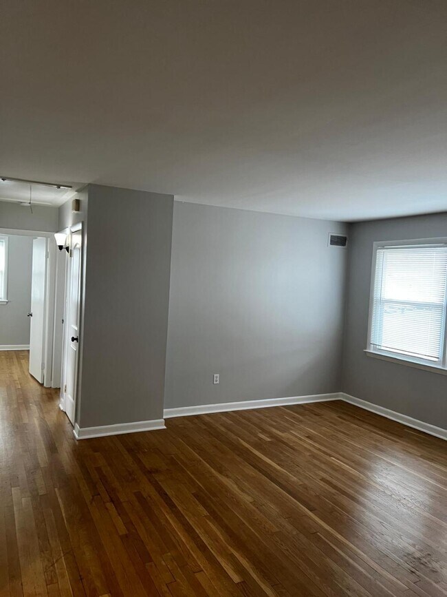 Building Photo - 1138 Shuford Ave