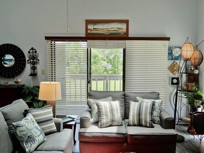 Foto del edificio - 1920 Bent Grass Dr