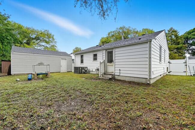 Building Photo - 837 Tifton St