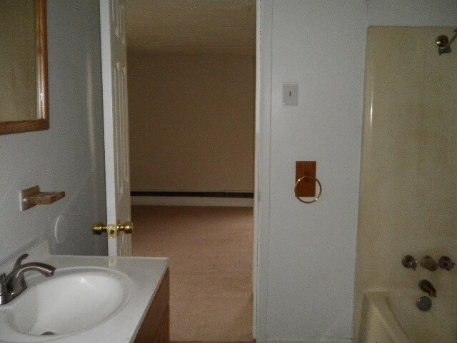 Foto del edificio - 1715 Hall Ave