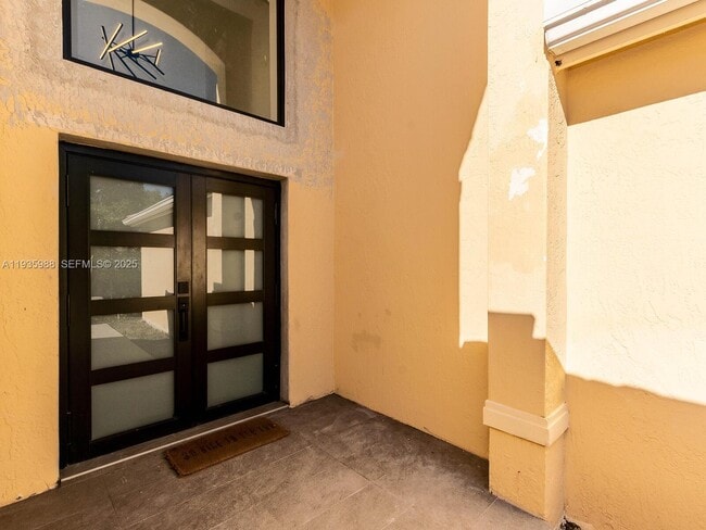 Building Photo - 381 Cameron Dr