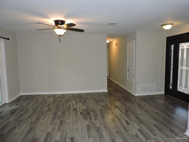 Foto del edificio - 7694 Old Hickory Dr