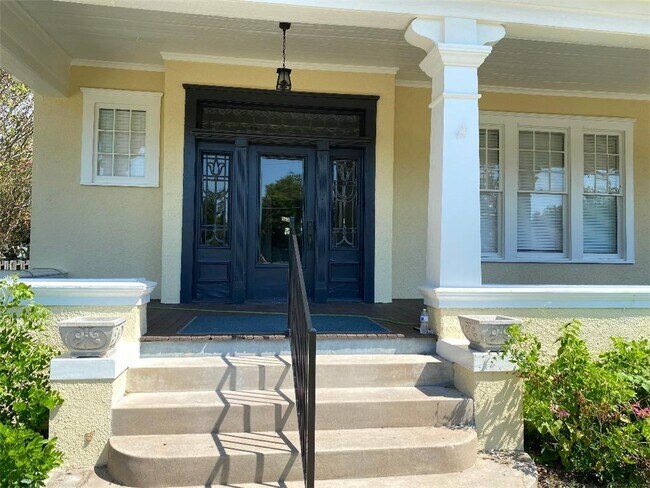 Foto del edificio - 520 W 10th St