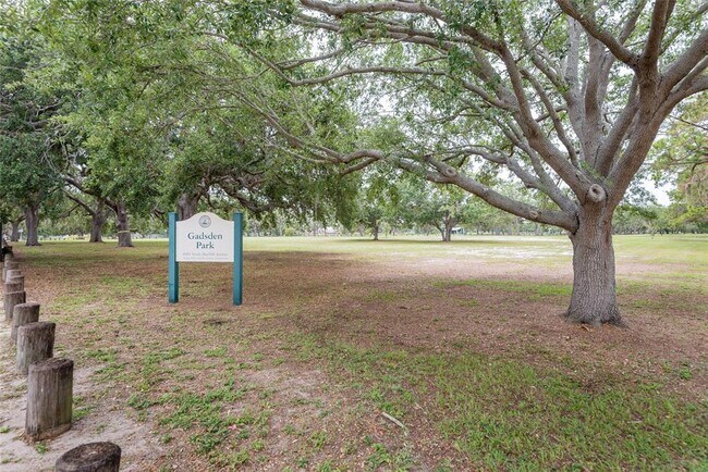 Foto del edificio - 2876 Bayshore Trails Dr