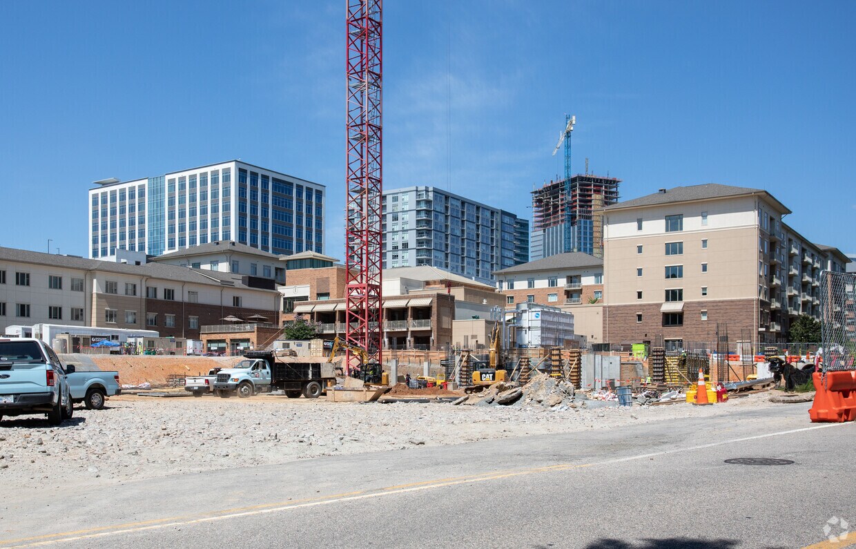 The Cardinal at North Hills Expansion Apartments 4030 Cardinal At