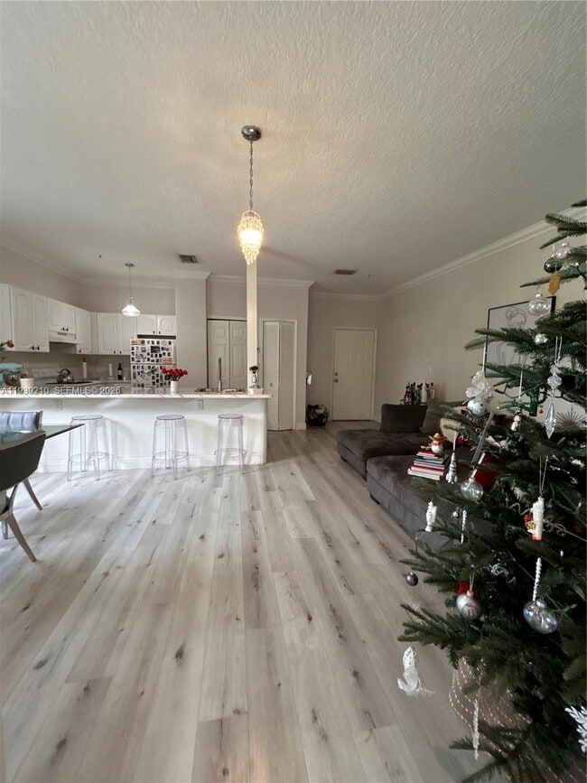 Foto del edificio - 2734 Bird Ave