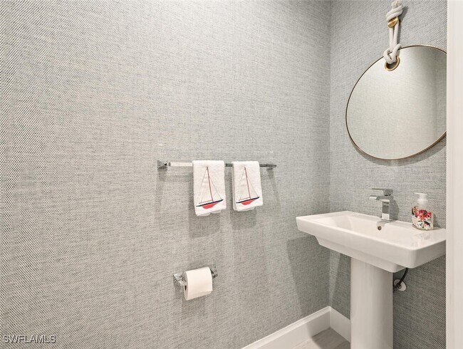 Foto del edificio - 1111 Central Ave