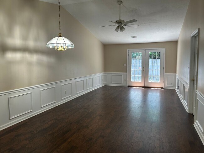 Building Photo - West Augusta