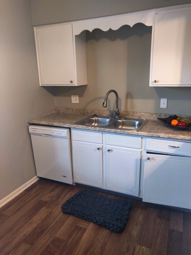Foto del edificio - 8721 Countryshire Ln