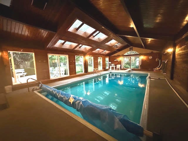 Building Photo - 810 S Edgewood Ln
