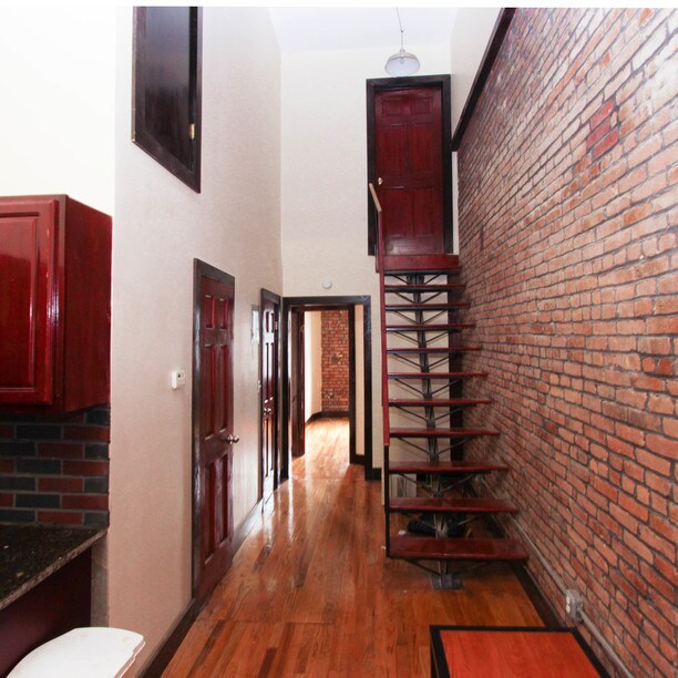 Primary Photo - 184 Irving Ave