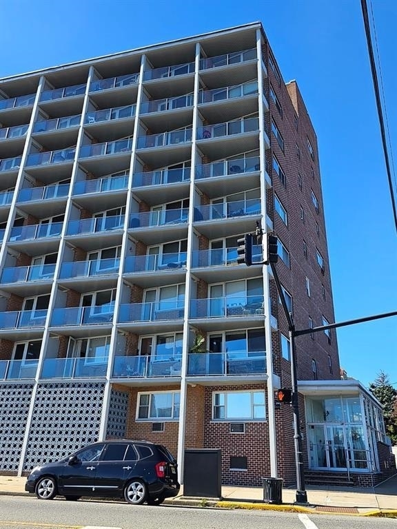 Building Photo - 899 Boulevard E-6B-6B