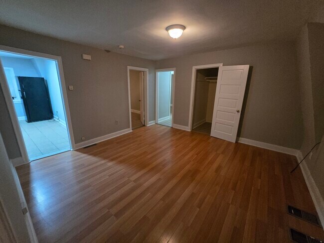 Foto del edificio - 3413 W 10th St