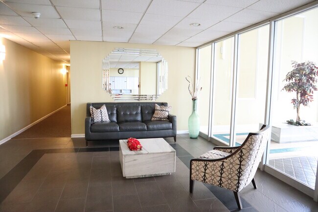 Foto del edificio - 9009 Golf Rd