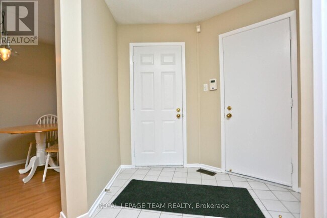 Photo du bâtiment - 15 Forestlane Private