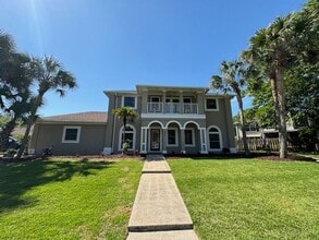 Building Photo - 826 Boulevard of the Champions