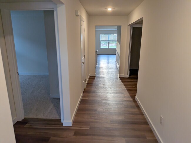 Foto del edificio - 8483 Bright Water Dr