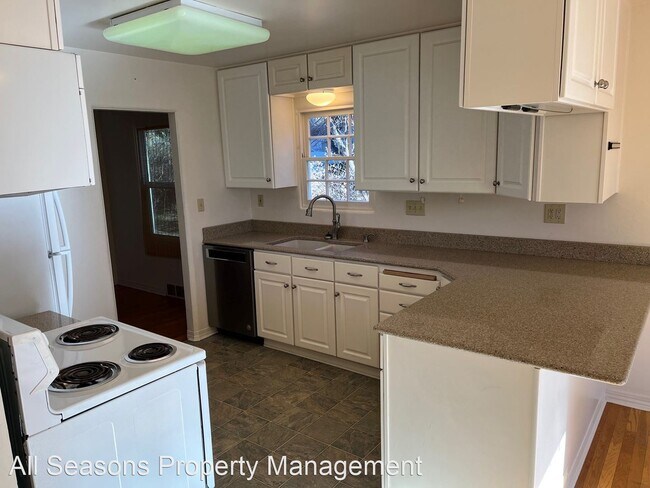 Building Photo - 1 br, 1 bath House - 2030 Fremont St.