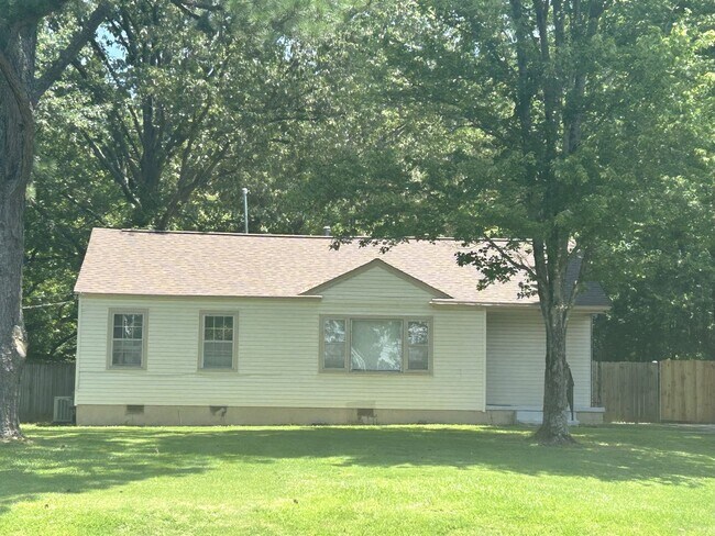 Foto del edificio - 6860 Raleigh Lagrange Rd