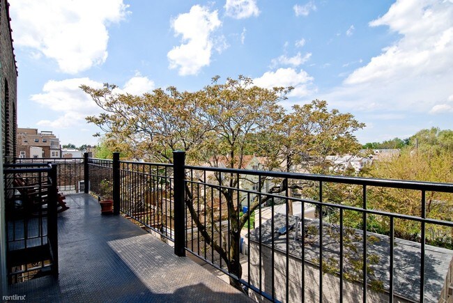 Building Photo - 2 br, 1 bath Condo - 2314 West Shakespeare...