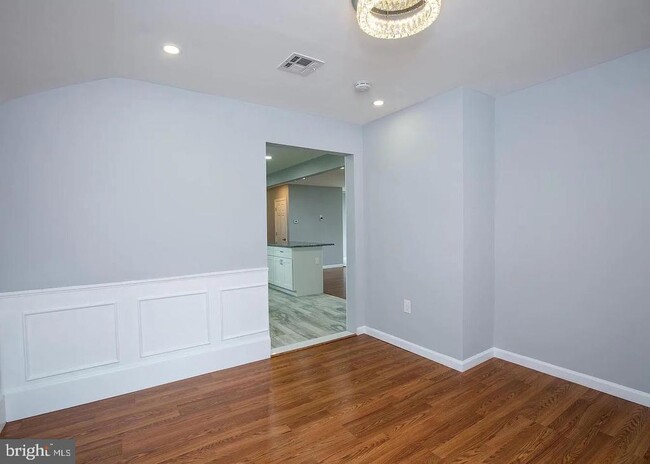 Building Photo - 413 Paxson Ave