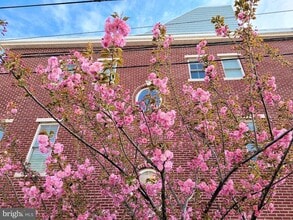 Building Photo - 1000 Dorrance St
